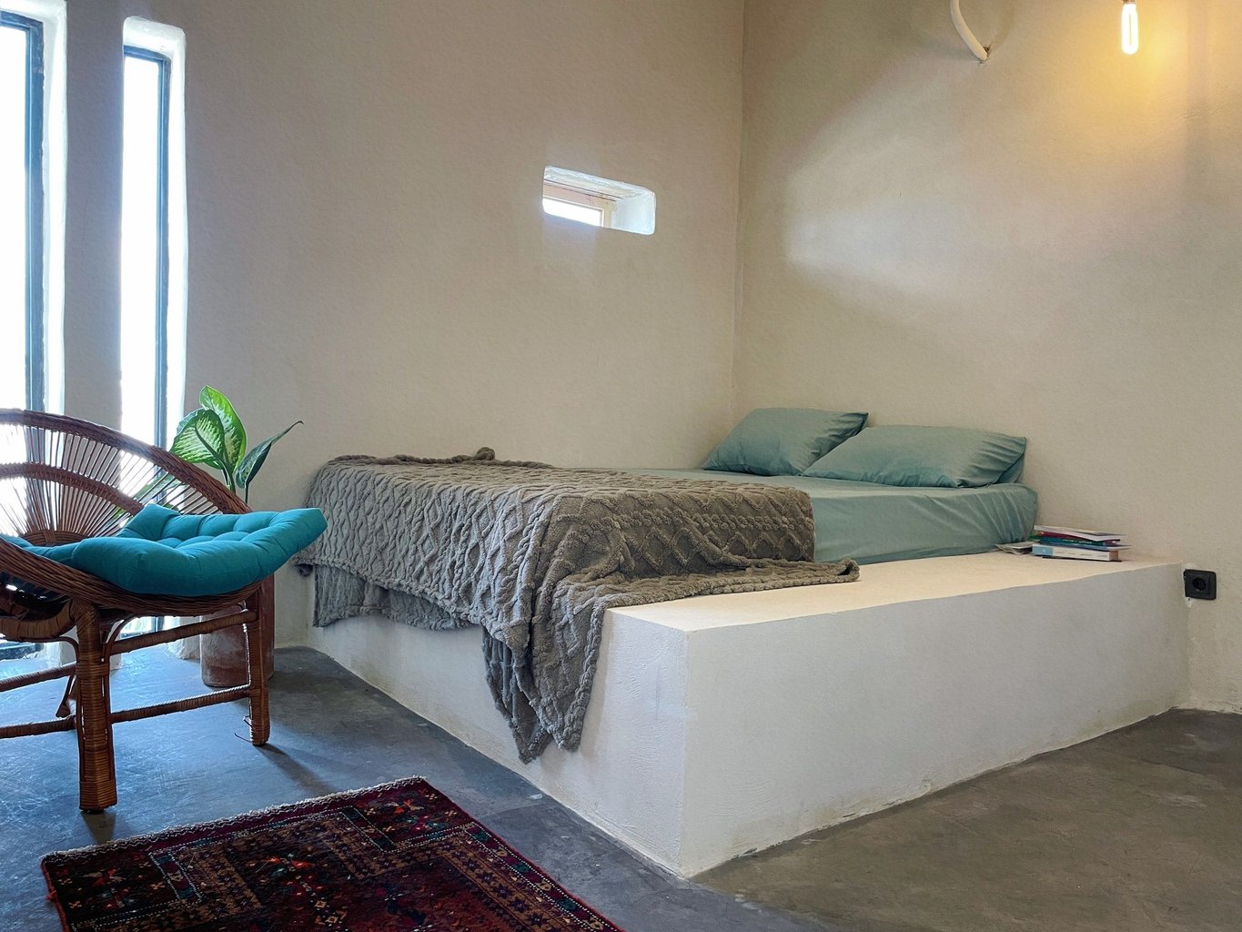 بوم گردی یک خوابه استخردار زلال